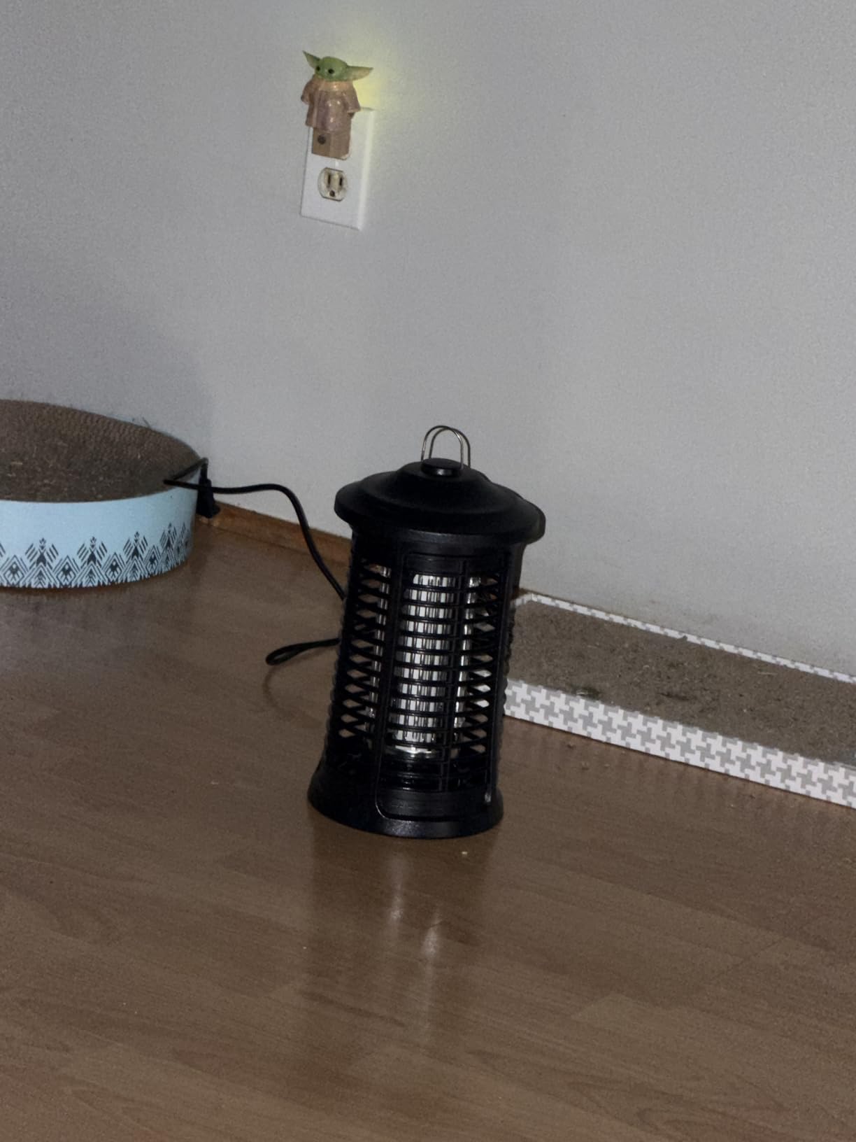 Electric Bug Zapper Indoor/Outdoor, 4200V High Powered Mosquito Zappers Killer, Waterproof Insect Fly Swatter Zapper Mosquito Trap Outdoor, Fly Traps, Insect Killer for Home,Garden,Backyard, Camping customer photo 1