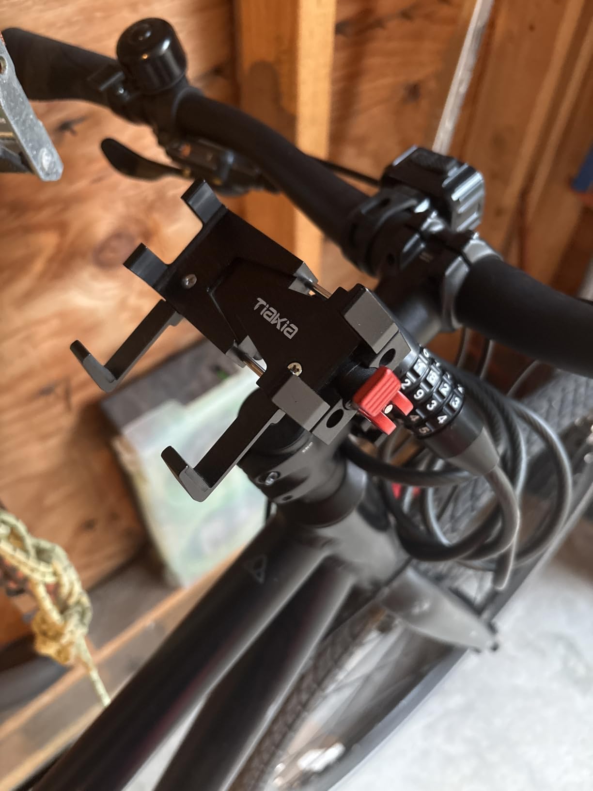 Tiakia Bike Phone Mount Holder, 360° Rotation for 4.5-7 Inch Handlebar customer photo 2