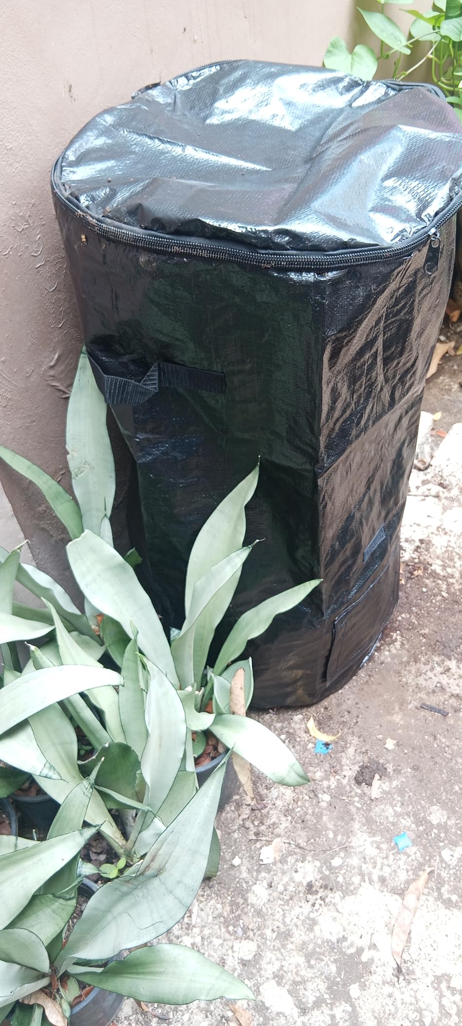MyLifeUNIT Compost Bins Outdoor, Composting Bin for Outside Garden, Reusable Garden Yard Waste Bag, 34 Gallons (1 Pack, Black) customer photo 2