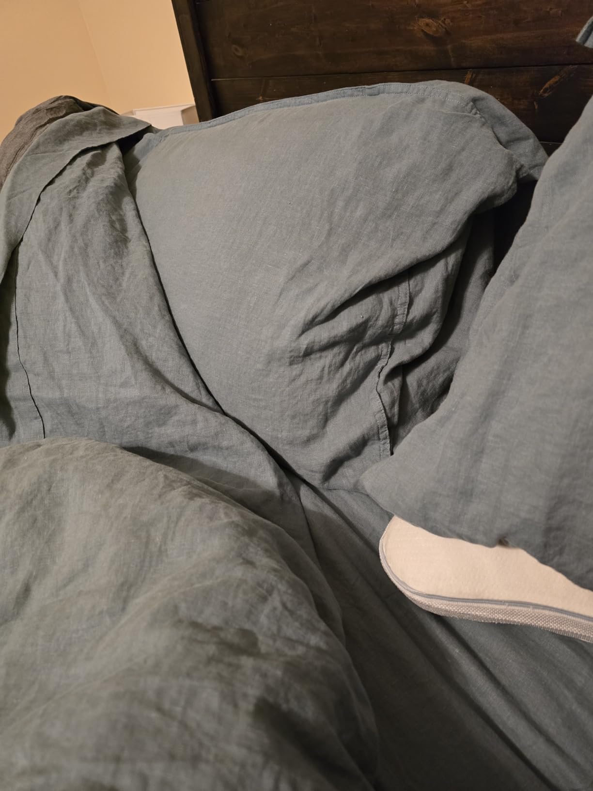 EVERLY Linen Queen Sheets Set, 100% Stonewashed French Linen Bed Sheets Deep Pocket Sheets, 4 Pieces (1 Flat Sheet, 1 Fitted Sheet, 2 Pillowcases) Natural Flax Bedding Set-Mossy Green customer photo 2