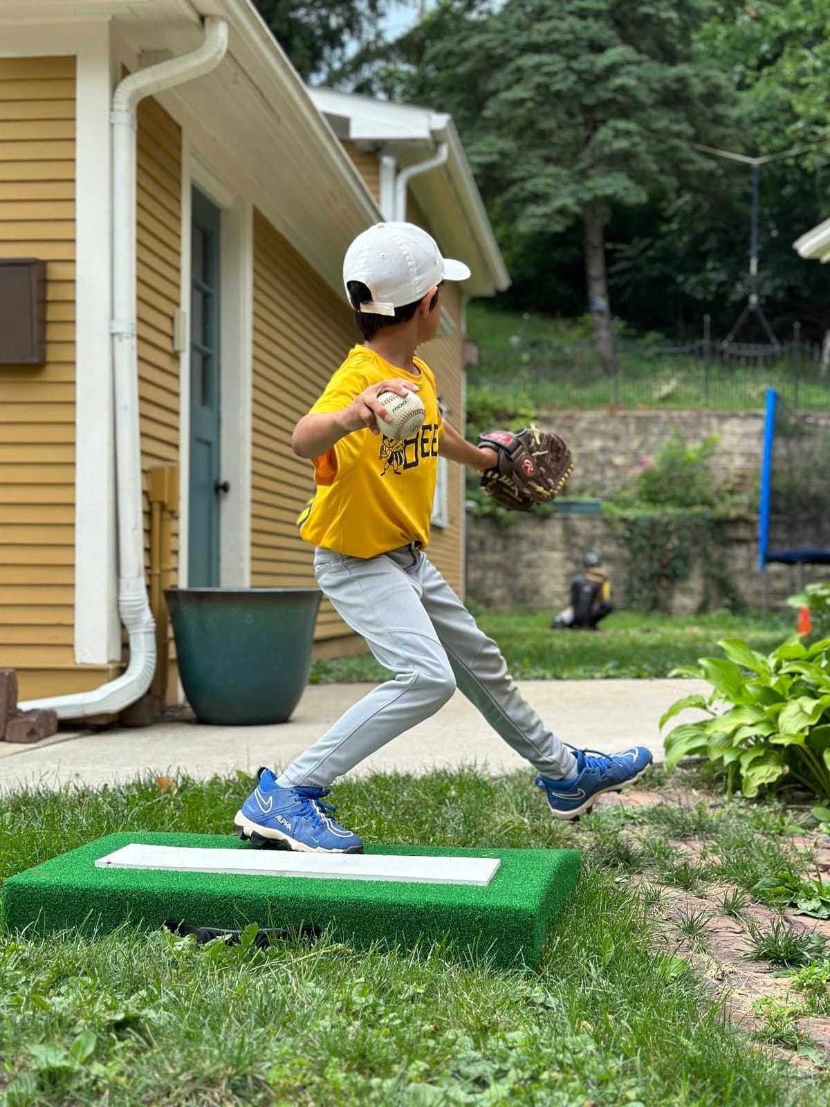 Pitching Mound, Portable Pitchers Mound with Pitching Rubber and Antifade Turf, Pitching Mound for Baseball Softball Pitching Taining customer photo 2