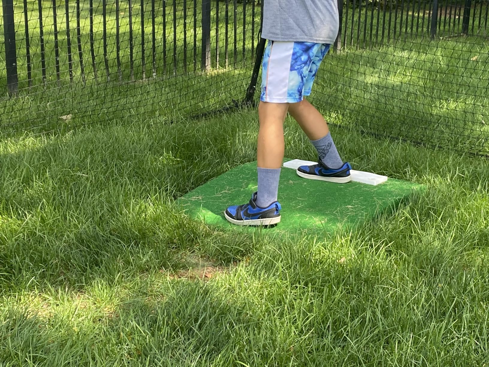 GoSports Portable Pitching Mound for Baseball Pitchers - 30 x 30 x 4 Inch customer photo 2