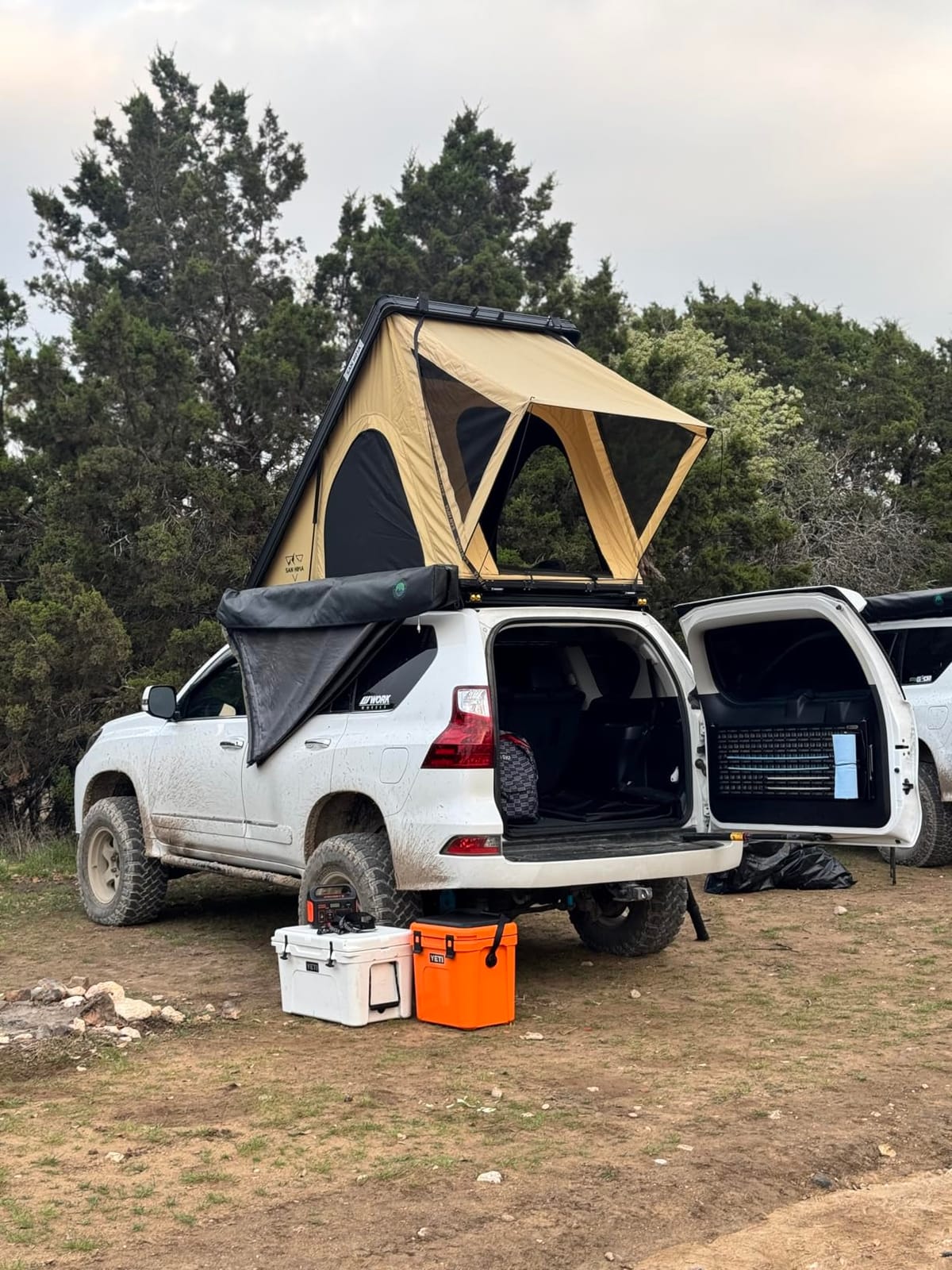SanHima Hotham Rooftop Tent Hard Shell, Aluminium Roof Top Tent for Car SUV Truck customer photo 1
