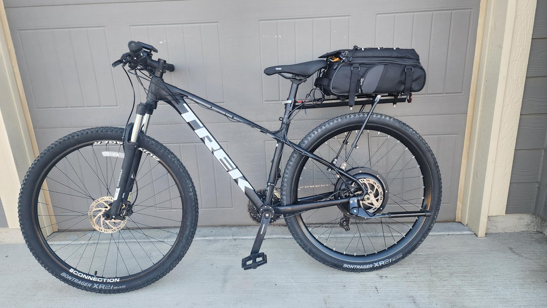 RAINSMORE Bike Bag for Bicycle Rear Rack 15L Waterproof Ebike Trunk Bag customer photo 2