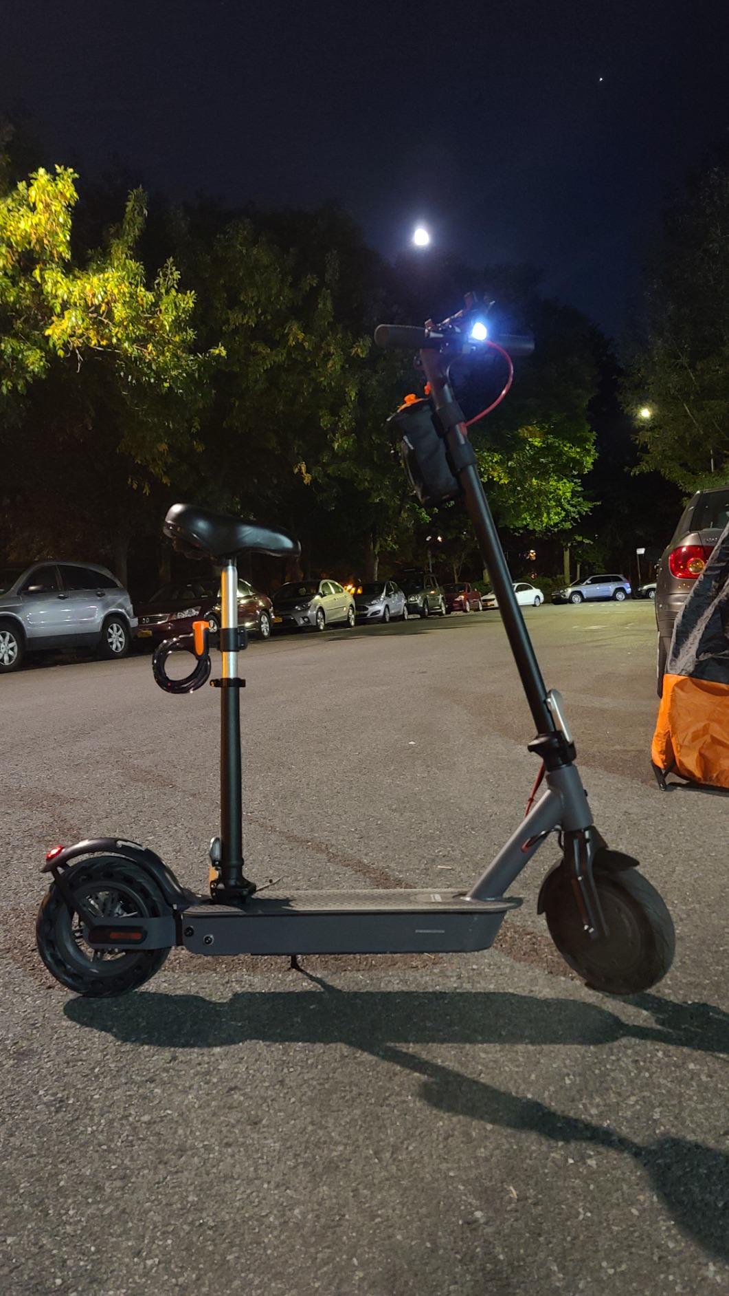 Hiboy U2 Pro Electric Scooter for Adults with Seat & Basket customer photo 1