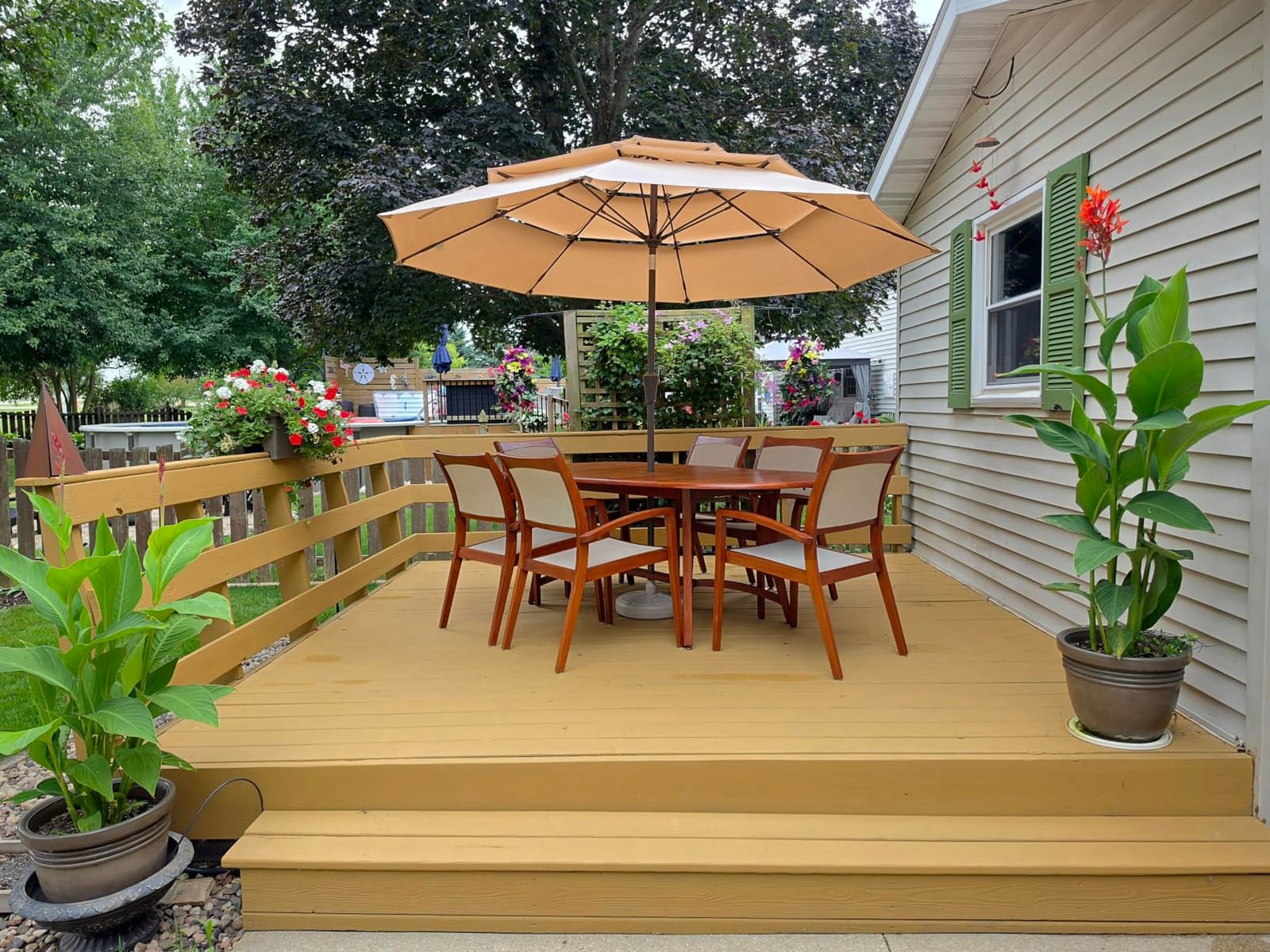 10ft Patio Umbrella, 3-Tier Vented Outdoor Table Umbrella with 8 Sturdy Fiberglass Ribs, Windproof Market Umbrella with Push Button Tilt and Crank, UV Protection for Deck, Pool, Royal Blue customer photo 2