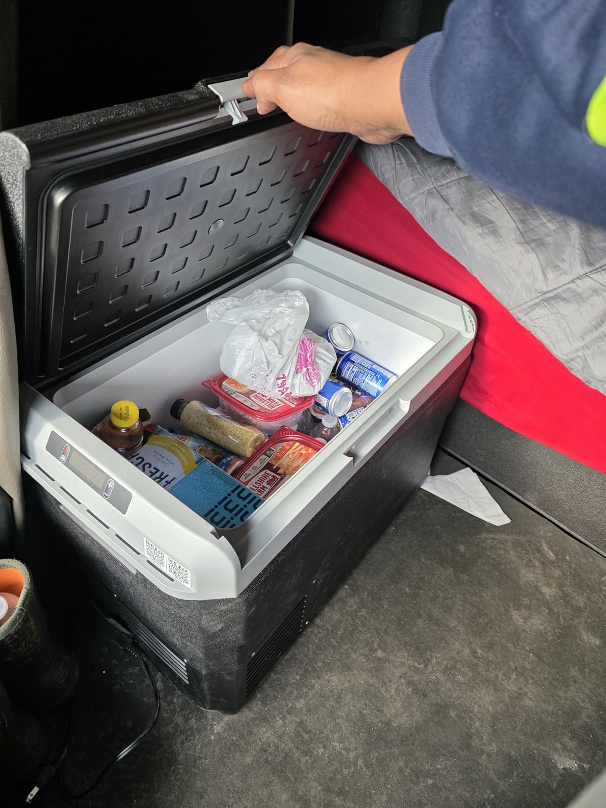 VEVOR 12 Volt Car Refrigerator, 26.4QT/25L Car Fridge, Portable Electric Freezer with -4℉ to 68℉ Adjustable Temp, 12/24V DC and 100-240V AC Compressor Cooler for Outdoor, Camping, RV customer photo 2