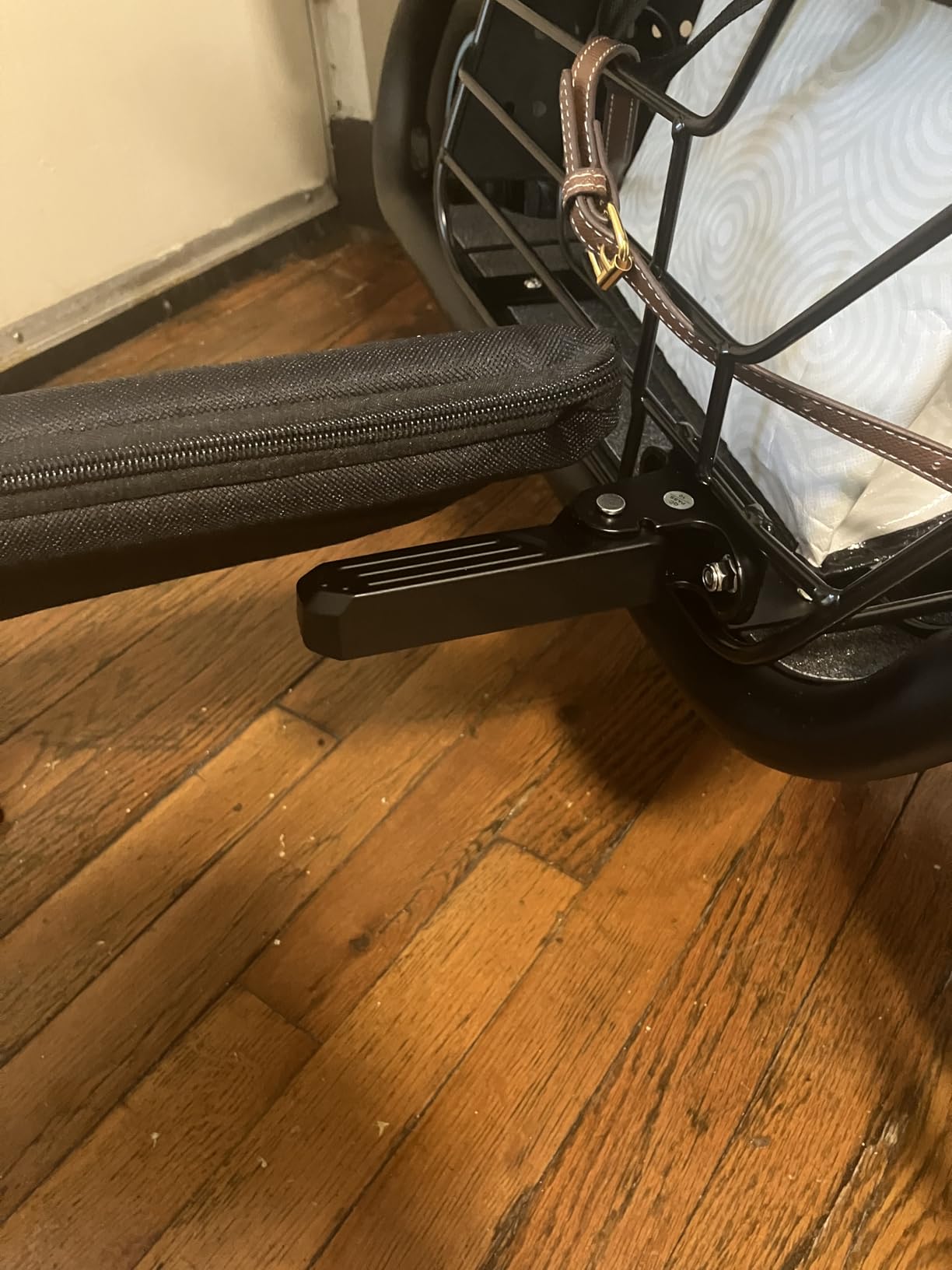 URBANMAX C1S Seated Electric Scooter,550W,18.6MPH,20 Miles,Dual Baskets customer photo 2